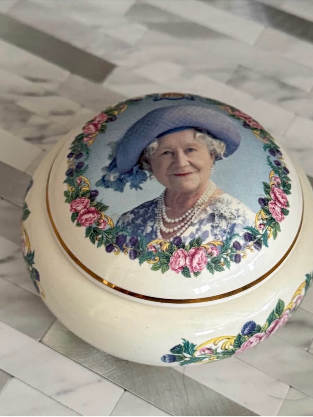 Queen Elizabeth 100th birthday (2000)
